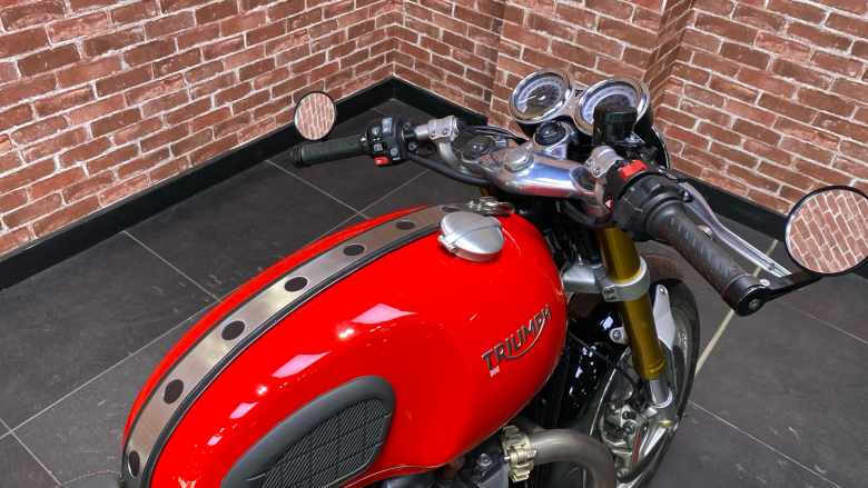 Triumph Thruxton 1200 R